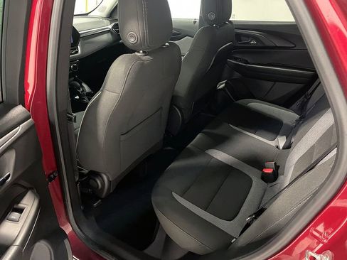 Used 2025 Chevrolet TrailBlazer LT w/ LT Cold Weather Package image 21