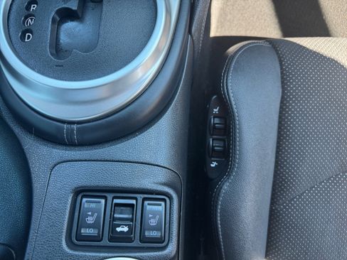 Used 2018 Nissan 370Z Touring image 29