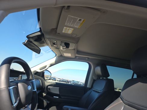 Used 2025 Ford Expedition Active image 11