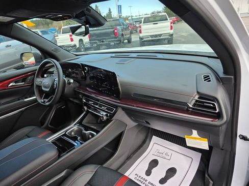 New 2026 Chevrolet Traverse RS w/ LPO, Floor Liner Package image 23