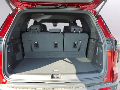New 2026 Chevrolet Traverse LT w/ LPO, Floor Liner Package image 9