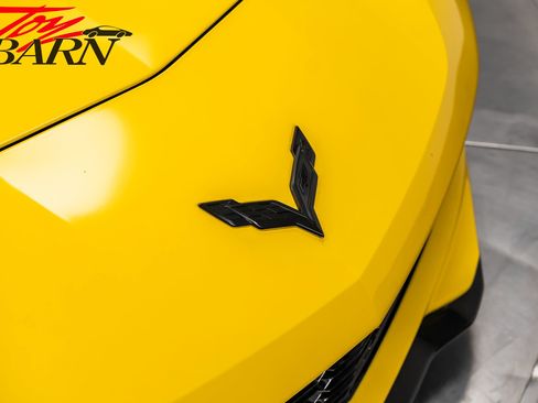 Used 2015 Chevrolet Corvette Z06 w/ 2LZ Preferred Equipment Group image 17