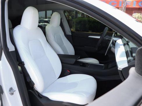 Used 2024 Tesla Model Y Performance AWD/4WD image 40