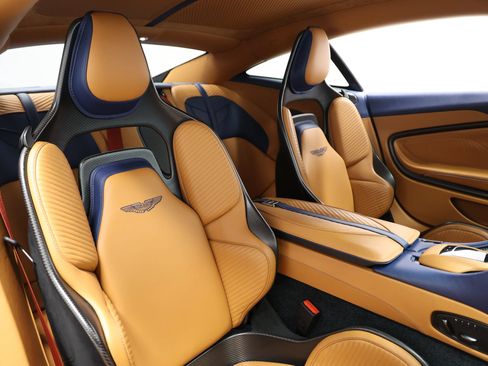 Used 2023 Aston Martin DBS Coupe RWD image 99