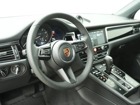 New 2026 Porsche Macan AWD/4WD image 4