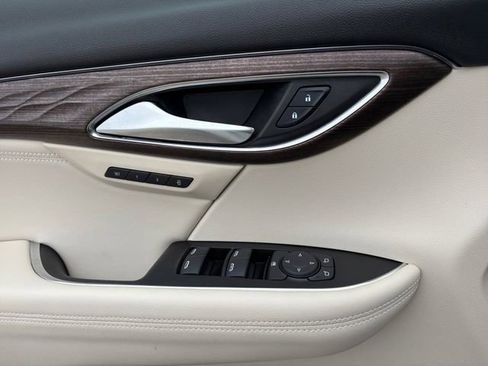 Certified 2023 Buick Envision Avenir image 4
