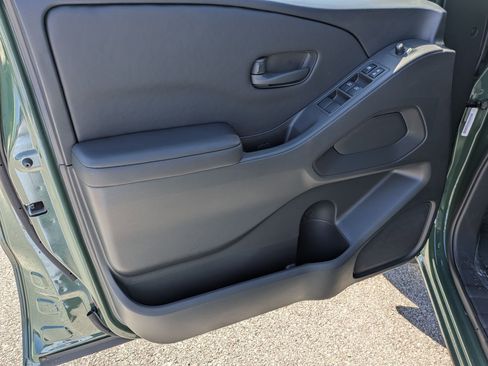 New 2026 Nissan Frontier SV w/ SV Convenience Package image 11