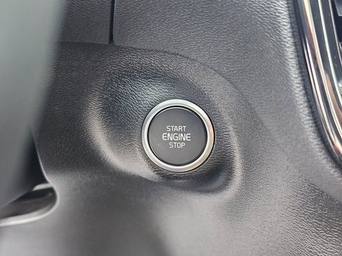 Used 2020 Volvo XC40 T5 Momentum AWD/4WD image 31