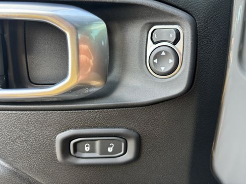 Used 2023 Jeep Wrangler Unlimited Sport image 14