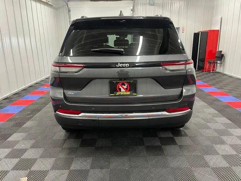 Used 2022 Jeep Grand Cherokee Limited 4xe w/ Luxury Tech Group II AWD/4WD image 4