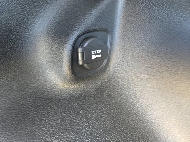 Used 2022 Jeep Cherokee Limited AWD/4WD image 6