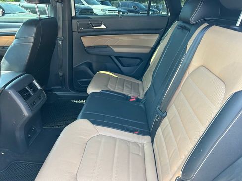 Used 2022 Volkswagen Atlas Cross Sport SEL Premium R-Line AWD/4WD image 17