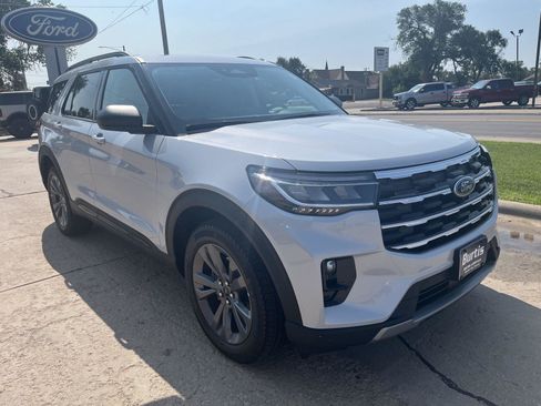 New 2026 Ford Explorer Active w/ Active Comfort Package AWD/4WD image 4