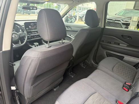 Used 2025 Nissan Pathfinder SV FWD image 16