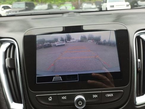 Used 2021 Chevrolet Malibu LT FWD image 28