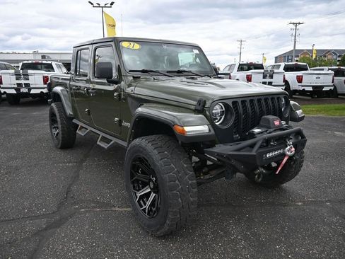 Used 2021 Jeep Gladiator Overland w/ Popular Equipment Package AWD/4WD image 6