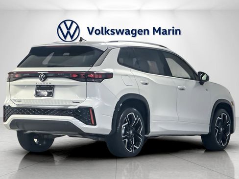 New 2026 Volkswagen Tiguan SEL R-Line image 5