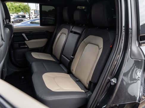 Used 2023 Land Rover Defender 110 X-Dynamic SE AWD/4WD image 33