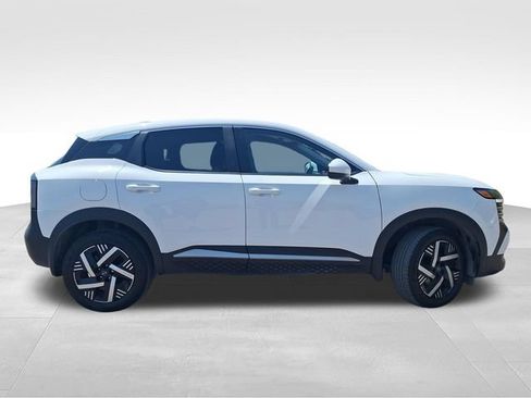 Certified 2025 Nissan Kicks SV FWD image 9