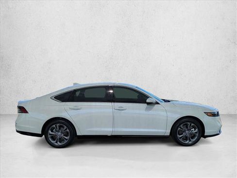 Certified 2025 Honda Accord EX-L image 4
