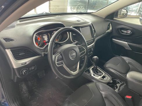 Used 2018 Jeep Cherokee Latitude Plus image 18