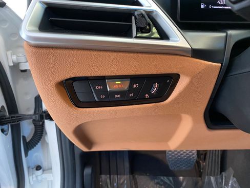 Used 2025 BMW 330i xDrive Sedan w/ Convenience Package image 19