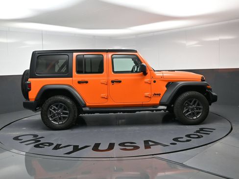 Used 2025 Jeep Wrangler Unlimited Sport AWD/4WD image 10