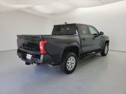 Used 2025 Toyota Tacoma SR RWD image 5