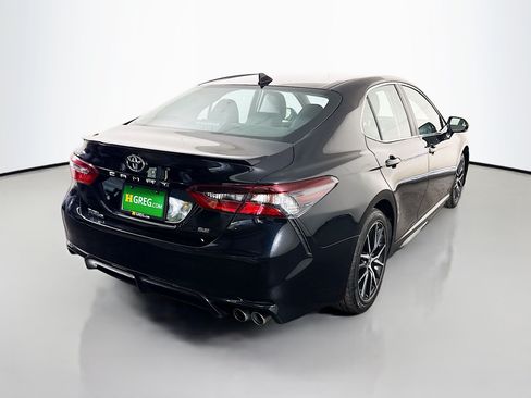 Used 2024 Toyota Camry SE FWD image 10