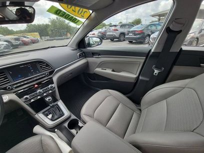 Used 2020 Hyundai Elantra Limited w/ Ultimate Package 03