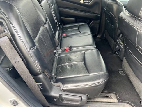 Used 2018 Nissan Pathfinder Platinum AWD/4WD image 27