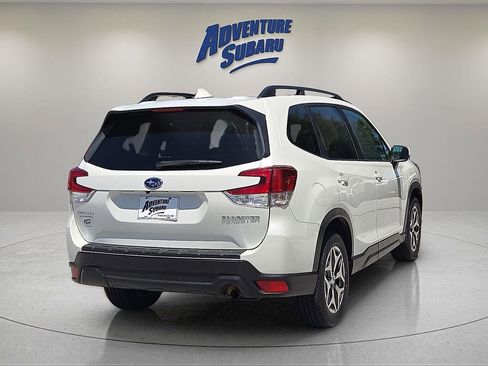 Used 2019 Subaru Forester Premium AWD/4WD image 6