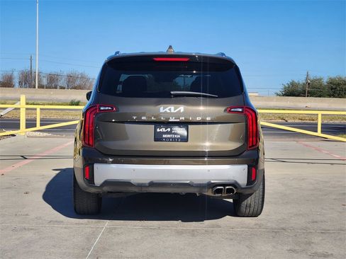 Used 2023 Kia Telluride S w/ S Sunroof Package image 5