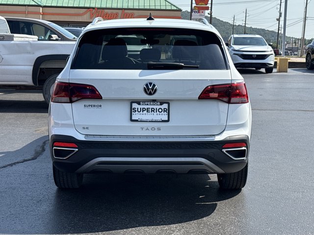 Used 2023 Volkswagen Taos SE w/ Black Wheel Package FWD image 4