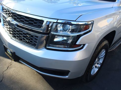 Used 2018 Chevrolet Suburban LS RWD image 10