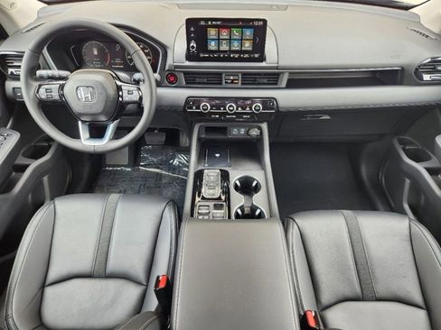 New 2025 Honda Pilot Touring image 16
