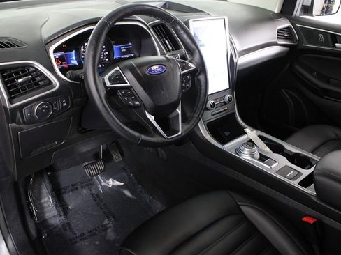 Used 2021 Ford Edge SEL w/ Convenience Package image 18