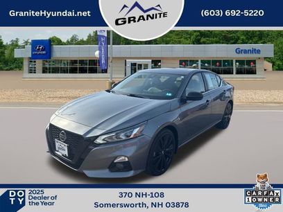 Used 2022 Nissan Altima 2.5 SR w/ Midnight Edition Package
