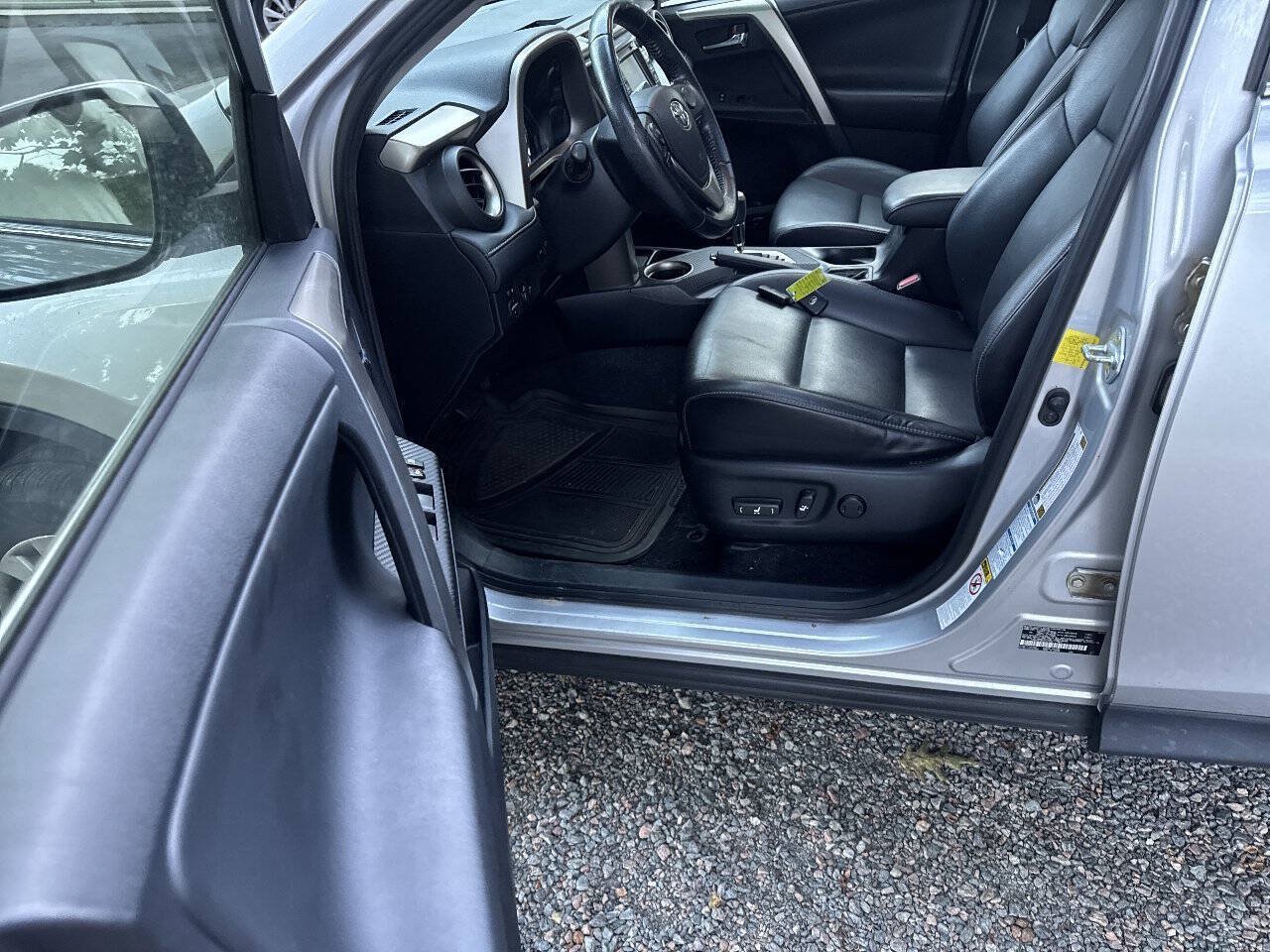 Used 2015 Toyota RAV4 Limited AWD/4WD image 15