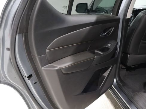 Used 2019 Chevrolet Traverse LT image 17