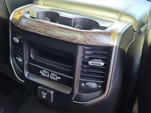 Used 2019 RAM 1500 Laramie RWD image 22