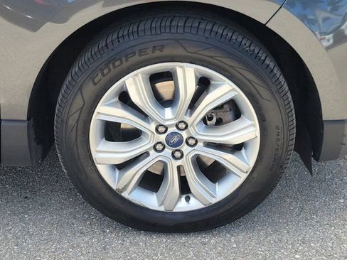 Certified 2020 Ford Edge Titanium w/ Canadian Touring Package AWD/4WD image 10