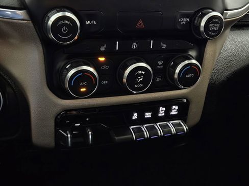 Used 2022 RAM 2500 Laramie w/ Body Color Bumper Group AWD/4WD image 17