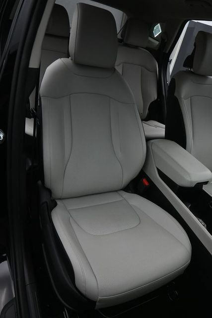 Used 2024 Kia Sportage EX FWD image 17