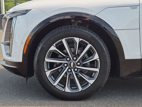 Certified 2024 Cadillac Lyriq Sport AWD/4WD image 31