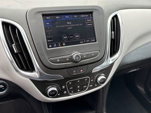Used 2022 Chevrolet Equinox LT FWD image 18