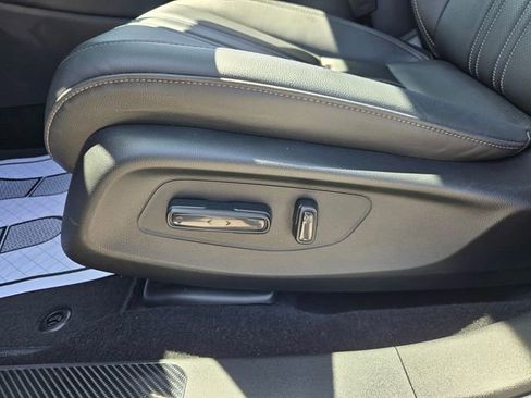 Used 2024 Honda HR-V EX-L image 17
