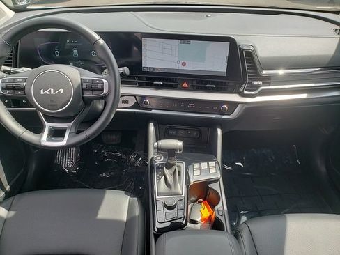 Certified 2025 Kia Sportage EX FWD image 13