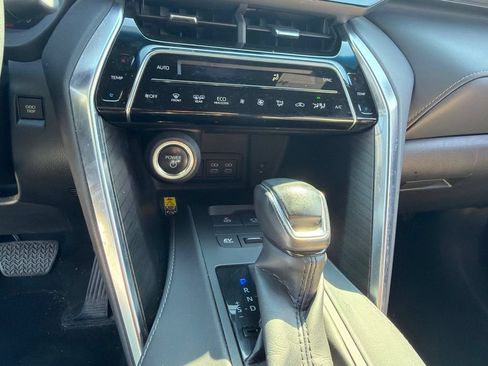 Used 2023 Toyota Venza Limited AWD/4WD image 15