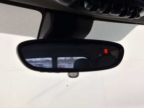 Used 2022 MINI Cooper Clubman S w/ Premium Package image 18